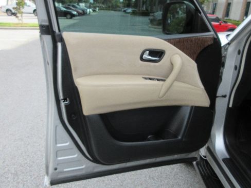 Used 2017 Nissan Armada SV image 12