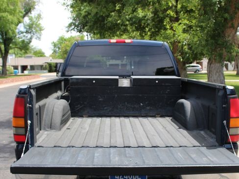 Used 2005 GMC Sierra 2500 SLE w/ Heavy-Duty Power Package AWD/4WD image 40