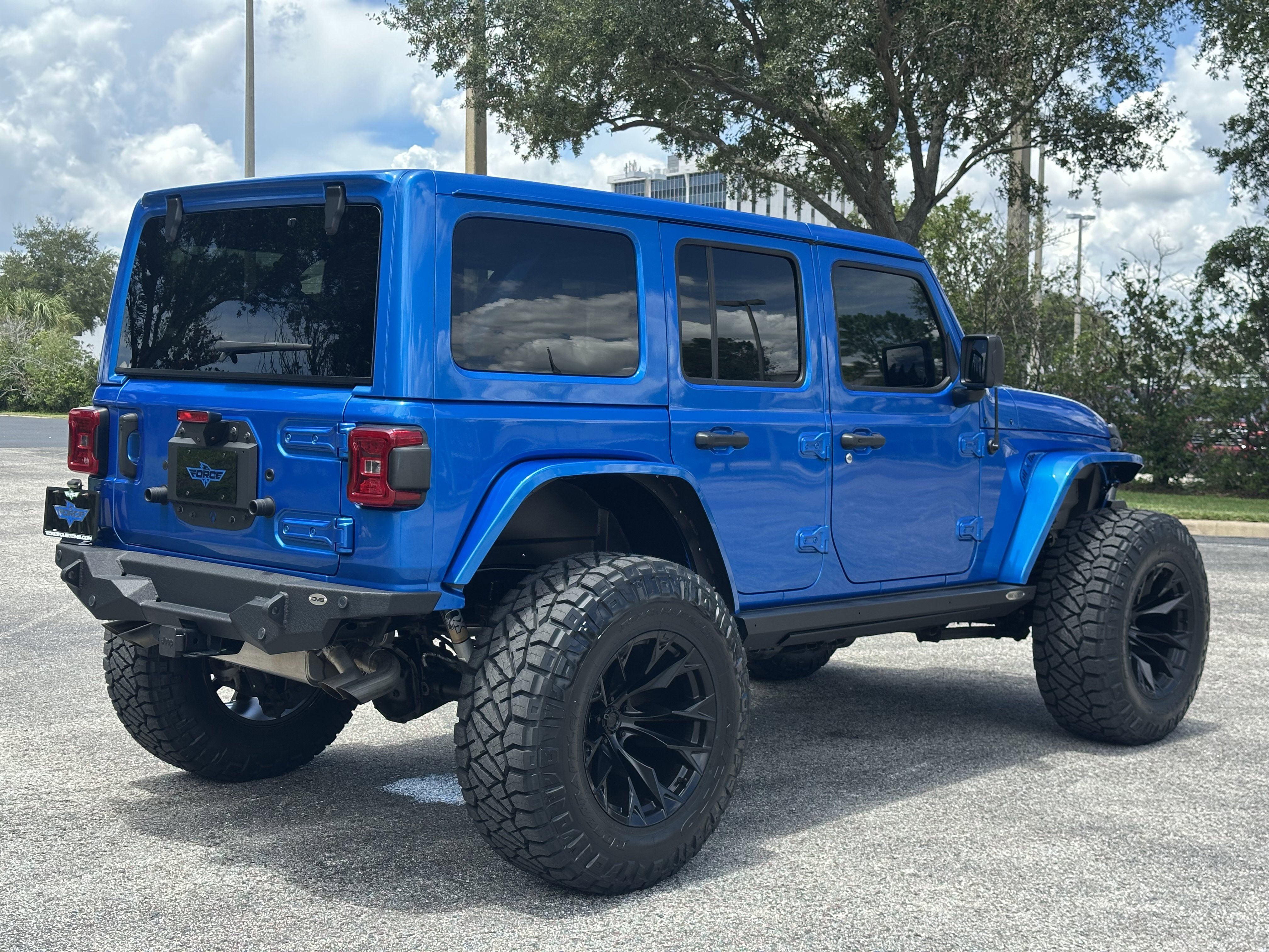 Used 2021 Jeep Wrangler Unlimited Rubicon w/ Dual Top Group AWD/4WD image 6