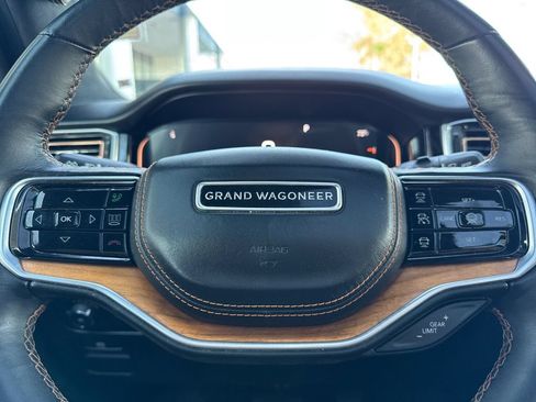 Used 2024 Jeep Grand Wagoneer L Series III AWD/4WD image 27