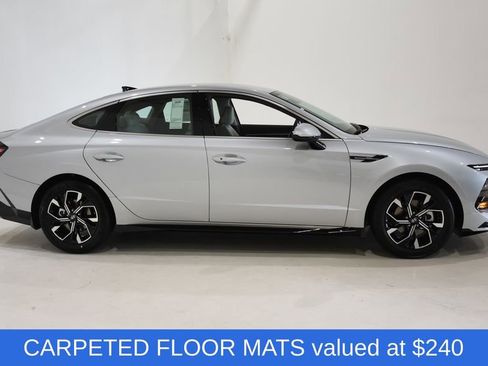 New 2025 Hyundai Sonata SEL image 3