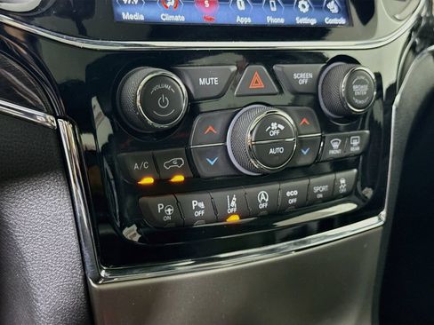 Used 2020 Jeep Grand Cherokee Trailhawk w/ Trailhawk Luxury Group AWD/4WD image 10