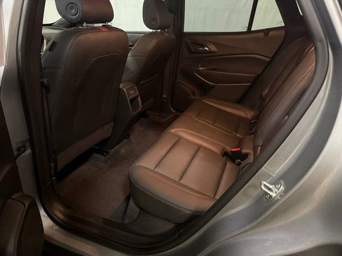 Used 2024 Chevrolet Trax RS w/ Sunroof Package image 24