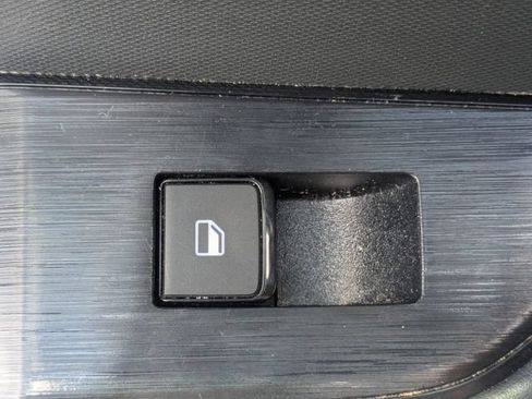Used 2024 Nissan Rogue S FWD image 24