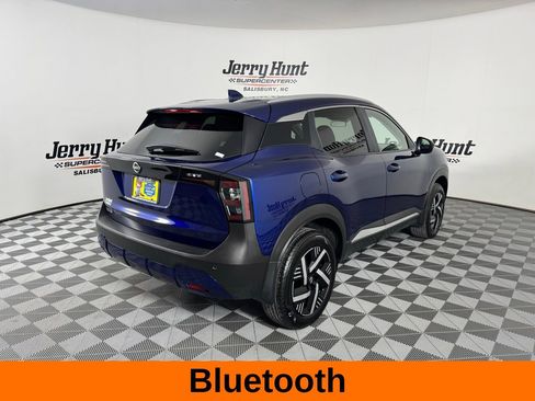 Used 2025 Nissan Kicks SV w/ SV Premium Package image 7