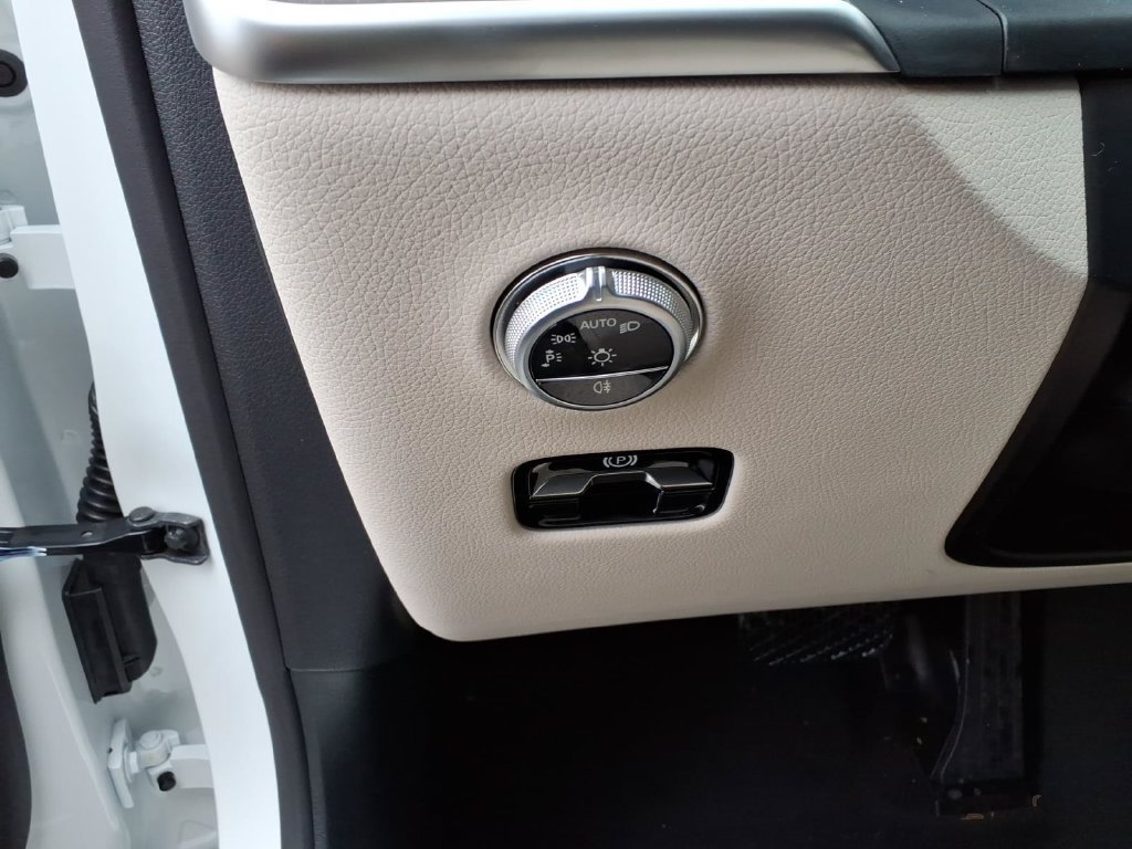 Used 2026 Mercedes-Benz GLC 300 4MATIC image 17