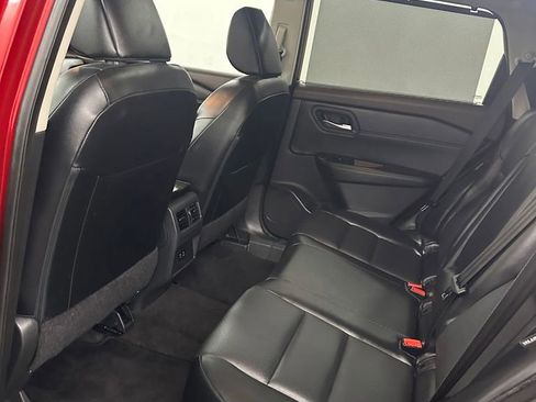 Used 2023 Nissan Rogue SV w/ SV Premium Package image 26