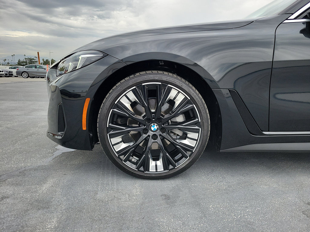 Used 2026 BMW 430i w/ Premium Package RWD image 5