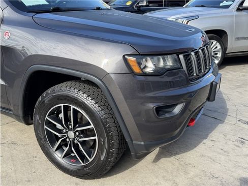 Used 2018 Jeep Grand Cherokee Trailhawk AWD/4WD image 7