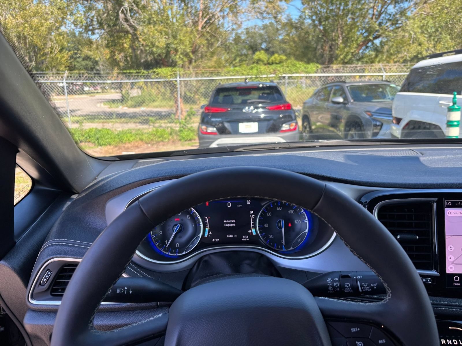 Used 2025 Chrysler Pacifica Limited FWD image 38