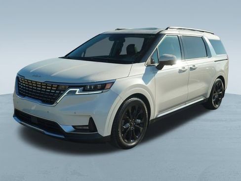 Used 2022 Kia Carnival SX Prestige image 3