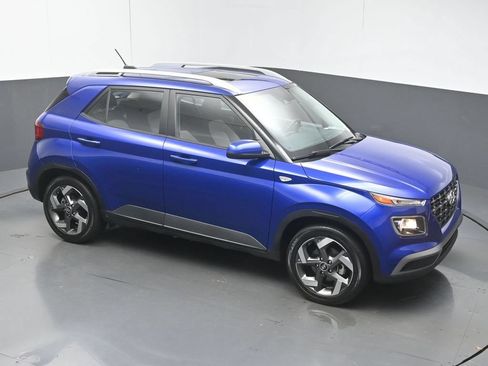 Used 2024 Hyundai Venue SEL FWD image 41