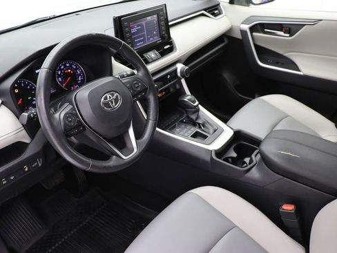 Used 2020 Toyota RAV4 XLE Premium AWD/4WD image 13