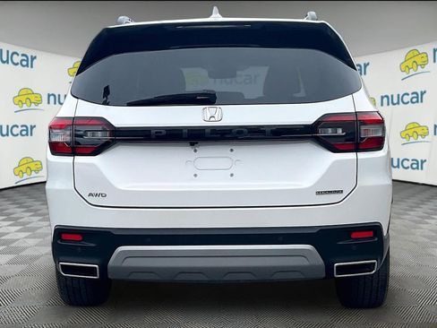 Used 2024 Honda Pilot Touring image 5