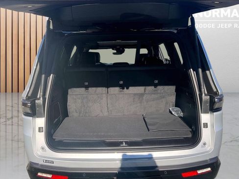 New 2026 Jeep Grand Wagoneer Limited AWD/4WD image 27