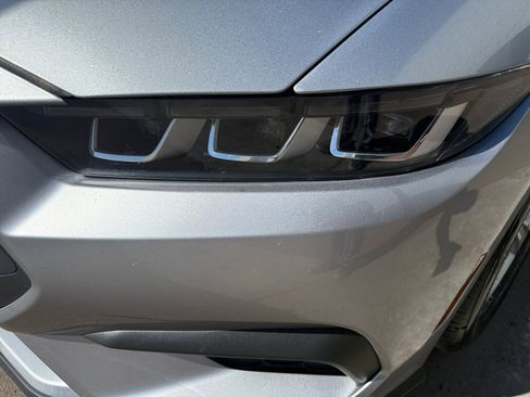 Used 2024 Ford Mustang Coupe image 9