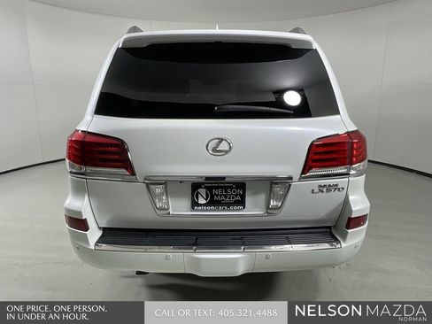 Used 2013 Lexus LX 570 4WD w/ Luxury Pkg image 7