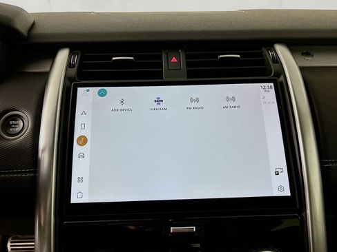 Used 2024 Land Rover Discovery Dynamic SE image 15