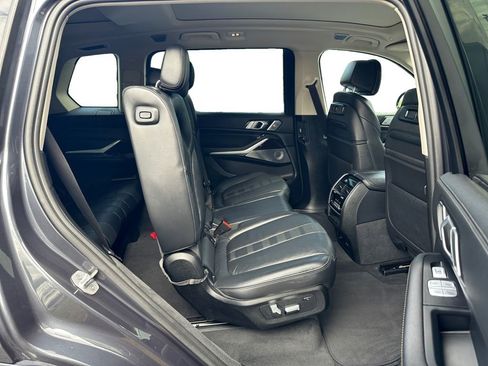 Used 2019 BMW X7 xDrive50i w/ Premium Package image 18