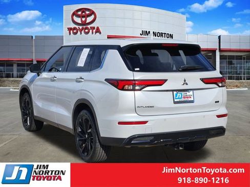 Used 2023 Mitsubishi Outlander SE Black Edition image 7