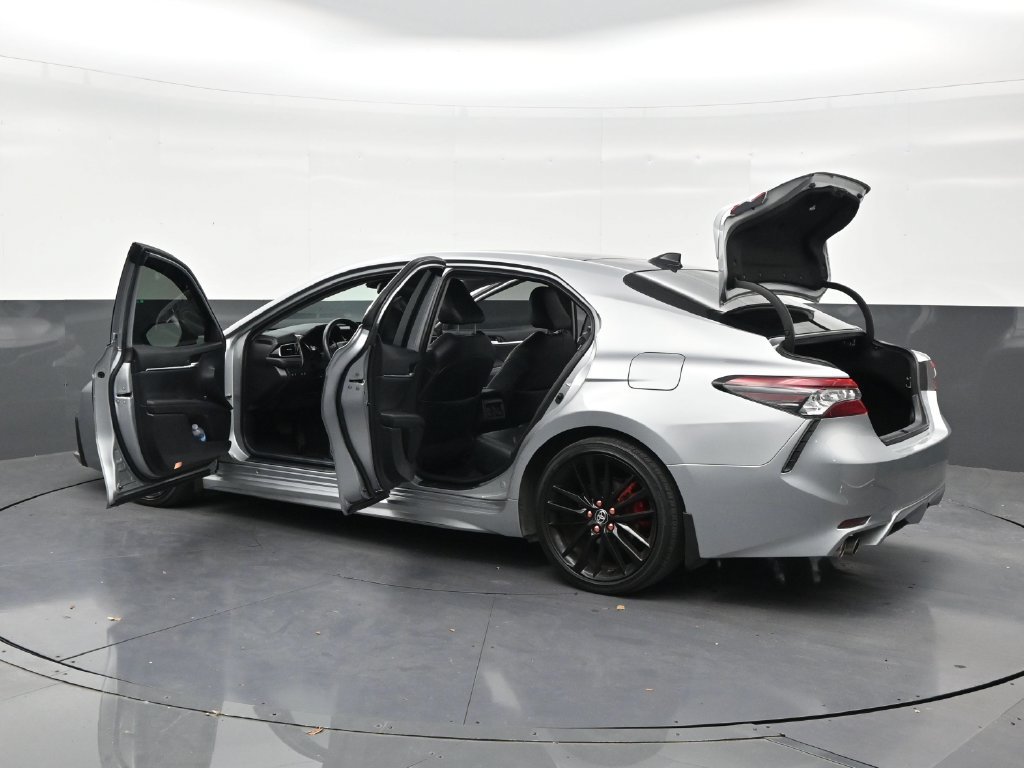 Used 2022 Toyota Camry XSE FWD image 31