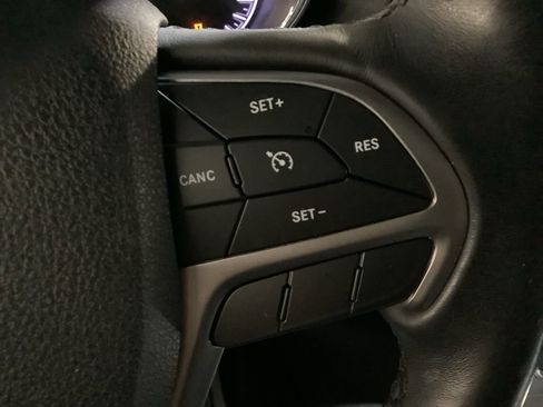 Certified 2018 Jeep Grand Cherokee Limited image 25