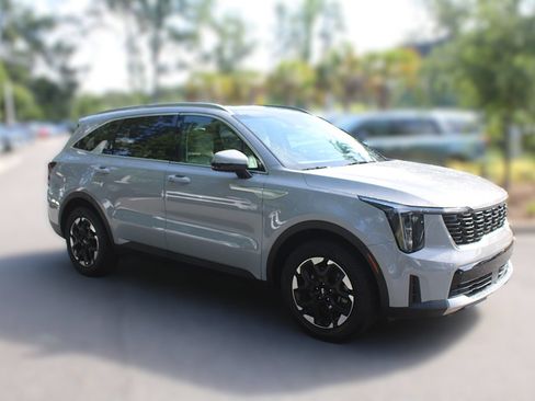 Certified 2024 Kia Sorento S w/ Panoramic Sunroof Package FWD image 15