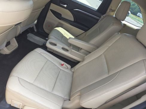 Used 2016 Toyota Highlander Limited Platinum AWD/4WD image 27