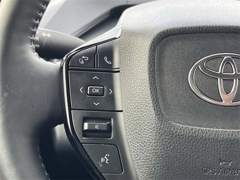 Used 2025 Toyota Prius XLE image 27