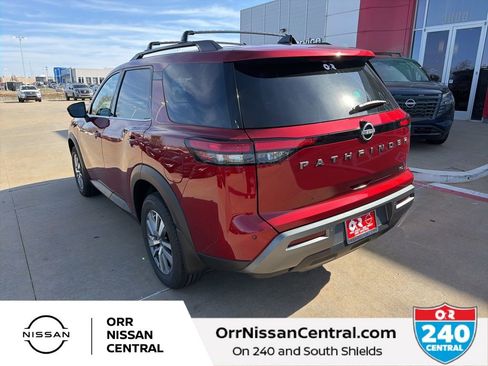 New 2026 Nissan Pathfinder SL FWD image 3