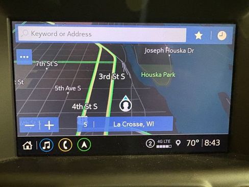 Used 2022 GMC Terrain SLE w/ Driver Convenience Package image 9