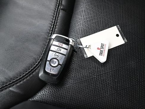 Used 2021 Ford Explorer Platinum w/ Premium Technology Package AWD/4WD image 30