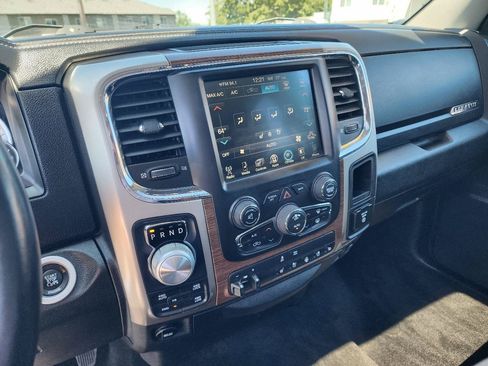 Used 2016 RAM 1500 Laramie w/ Convenience Group AWD/4WD image 17