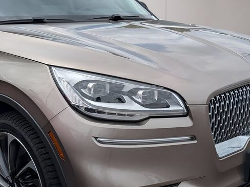 Used 2020 Lincoln Aviator Reserve w/ Equipment Group 202A AWD/4WD image 4