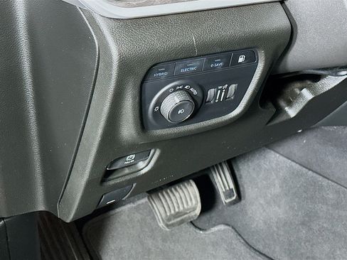 Used 2022 Jeep Grand Cherokee Limited 4xe AWD/4WD image 17