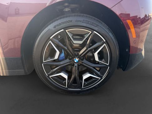 Used 2023 BMW iX xDrive50 w/ Ultimate Package 2 AWD/4WD image 9
