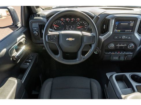 Used 2025 Chevrolet Silverado 1500 Custom image 17