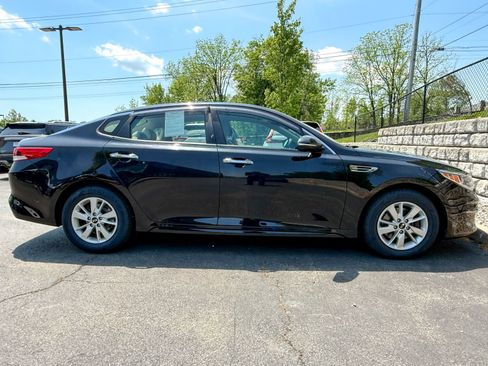 Used 2017 Kia Optima LX FWD image 8