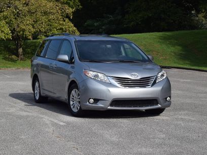 Used 2017 Toyota Sienna XLE