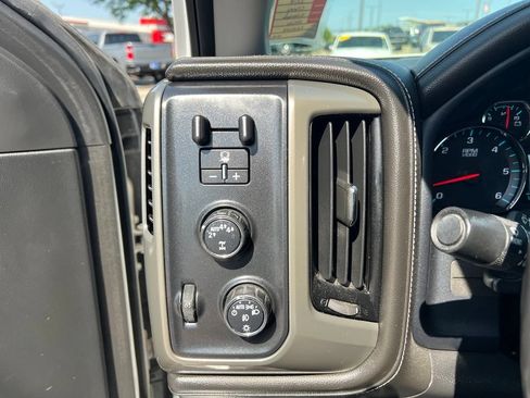 Used 2018 Chevrolet Silverado 1500 High Country AWD/4WD image 46