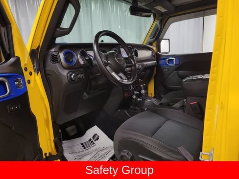Used 2018 Jeep Wrangler Unlimited Rubicon w/ Dual Top Group AWD/4WD image 13