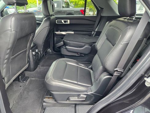 Used 2022 Ford Explorer XLT w/ Equipment Group 202A image 17