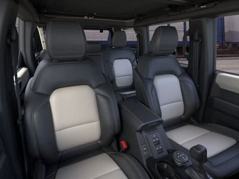 New 2026 Ford Bronco Outer Banks w/ Sasquatch Package AWD/4WD image 10