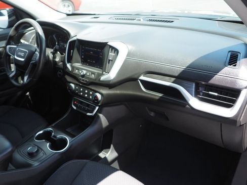 Used 2024 GMC Terrain SLE w/ Elevation Edition FWD image 20