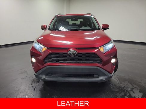 Used 2020 Toyota RAV4 XLE Premium FWD image 2