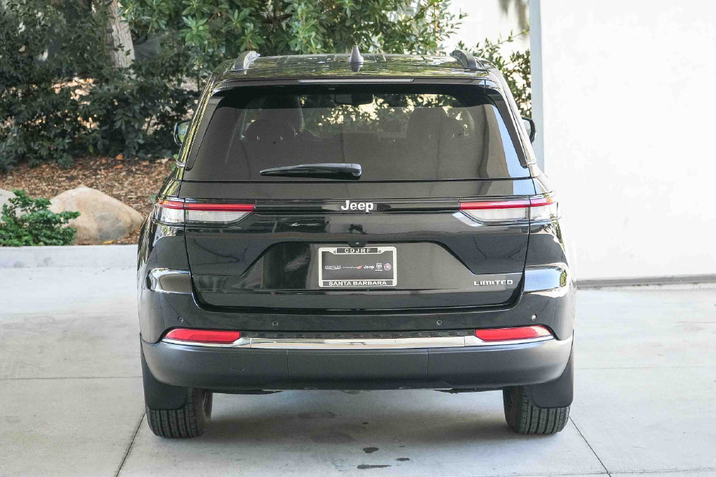 Used 2023 Jeep Grand Cherokee Limited w/ MOPAR Finishing Package RWD image 5