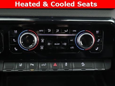 Used 2024 GMC Sierra 2500 AT4 w/ Technology Package image 4