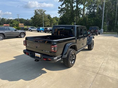 New 2025 Jeep Gladiator Rubicon image 7