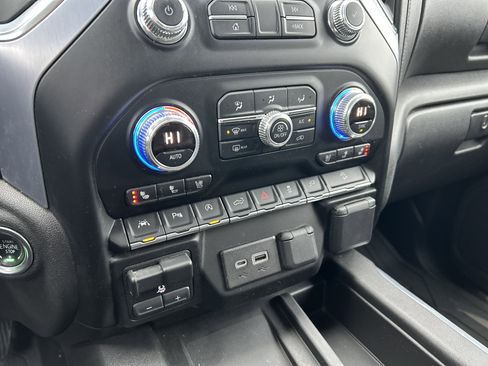 Used 2019 GMC Sierra 1500 SLT w/ SLT Premium Plus Package image 22