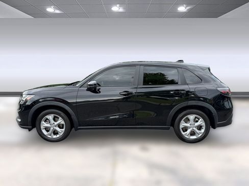 Used 2025 Honda HR-V LX image 2
